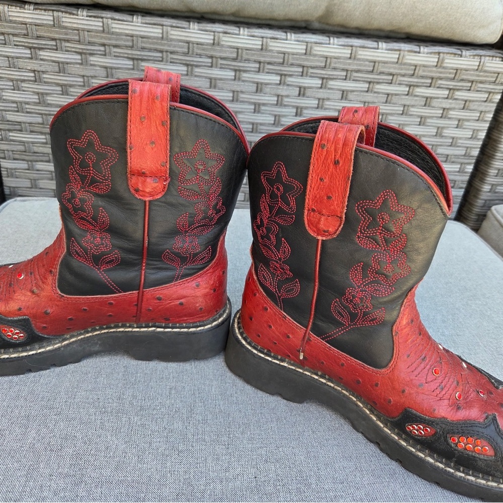 Red and Black Western Pull-On Boots